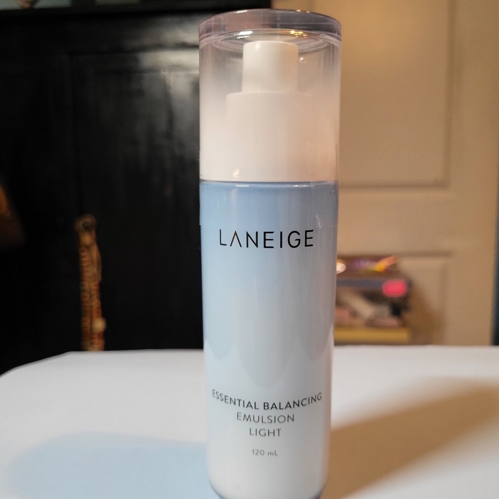LANEIGE Essential Balancing Emulsion (Light), Sealed, 120ml, New - Picture 2 of 3